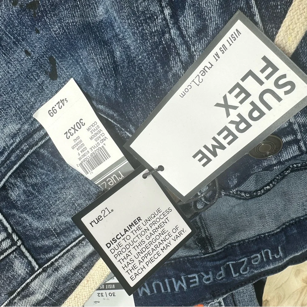 Rue21 Premium Supreme Flex Skinny Jeans 30X32 Distressed Paint‎ Splatter New